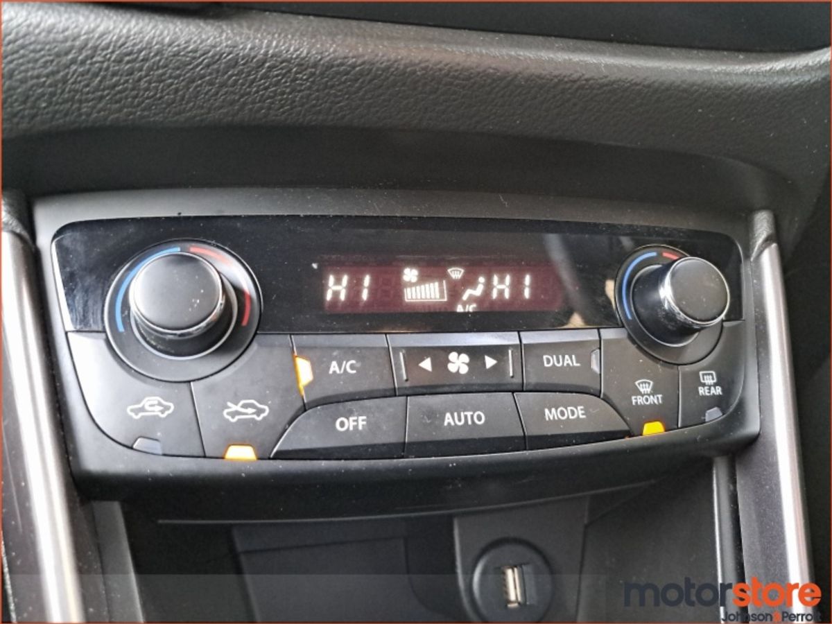 Suzuki SX4 **SAVE €1,500 **1.5  PETOL HYBRID / MOTION **LOW MILEAGE**