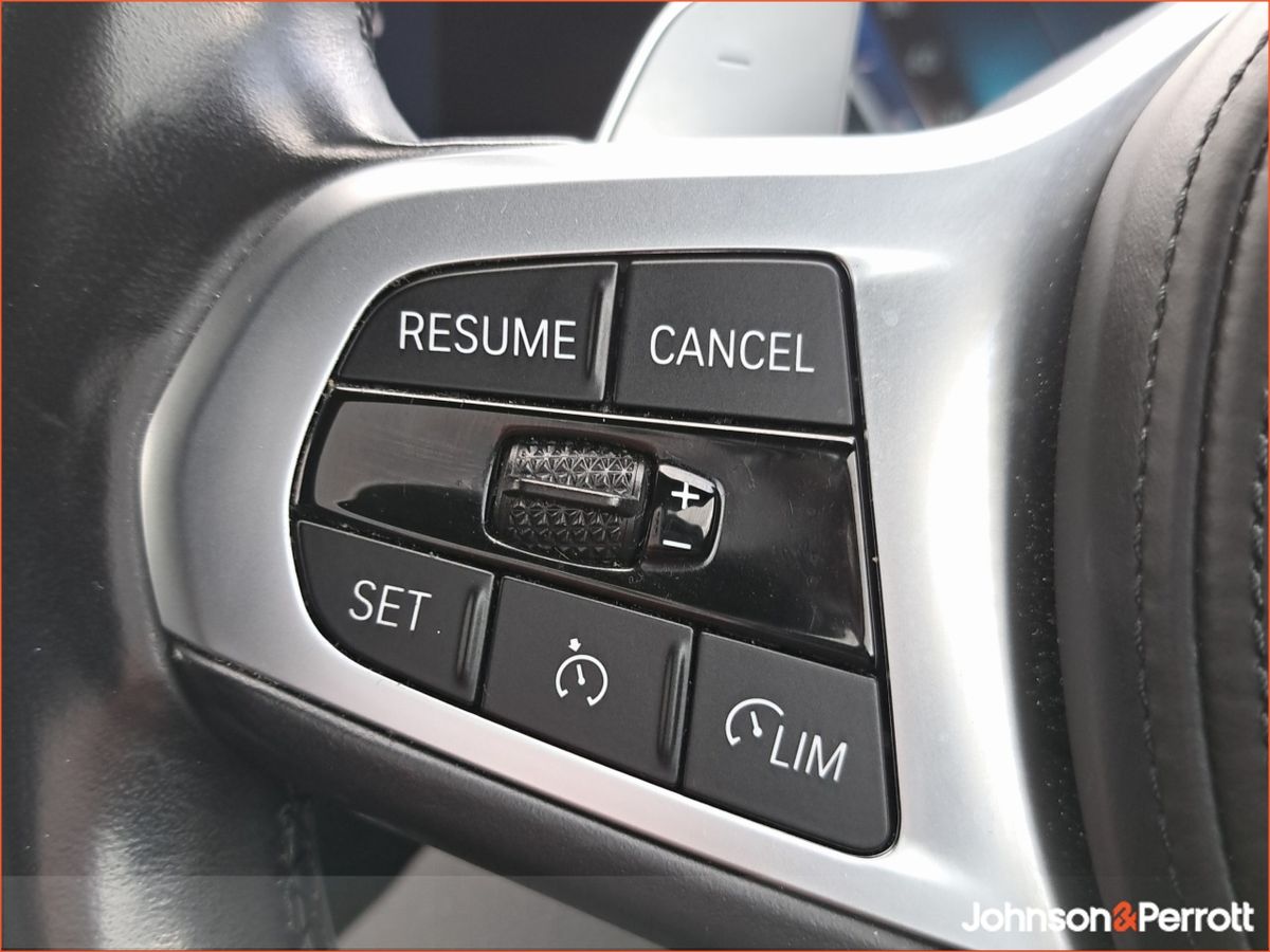 BMW 3-Series M SPORT PRO HUGE SPEC