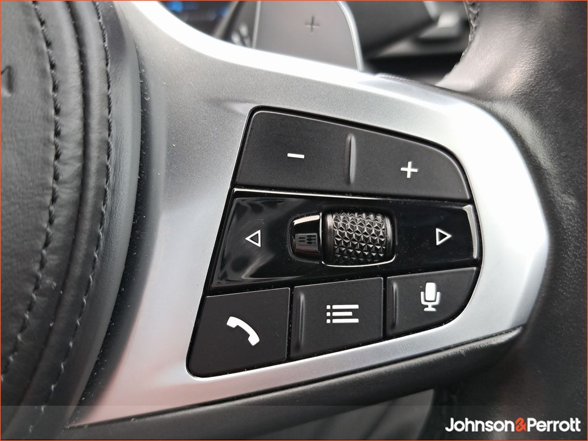 BMW 3-Series M SPORT PRO HUGE SPEC