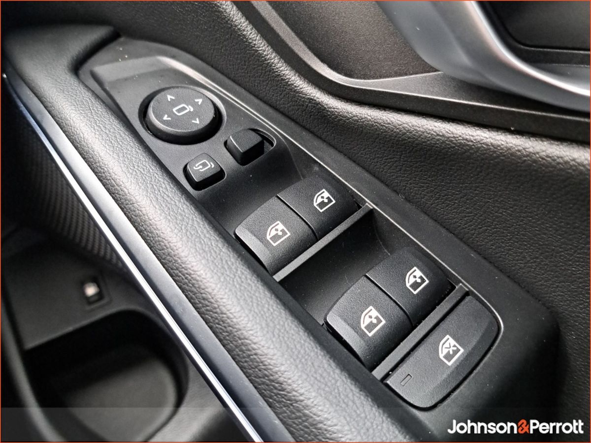 BMW 3-Series M SPORT PRO HUGE SPEC