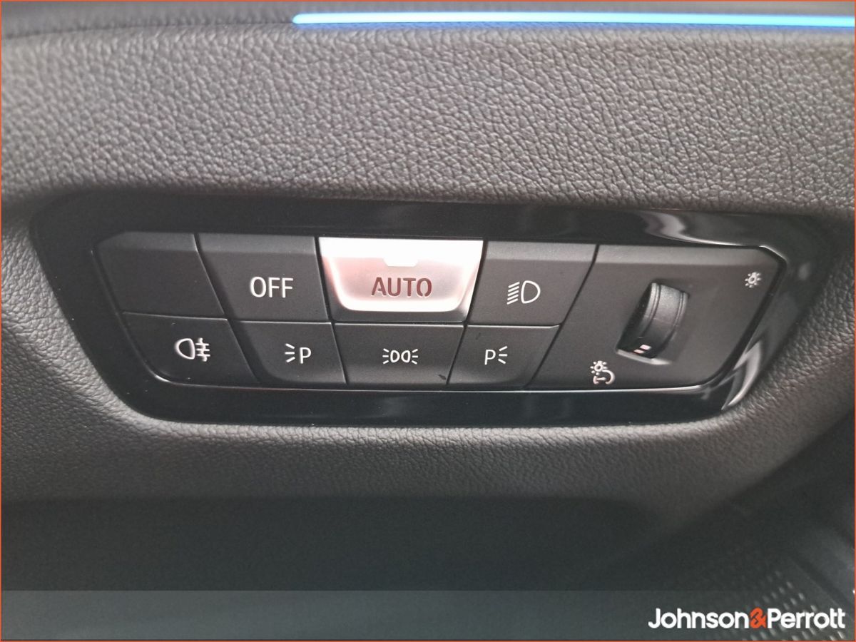 BMW 3-Series M SPORT PRO HUGE SPEC