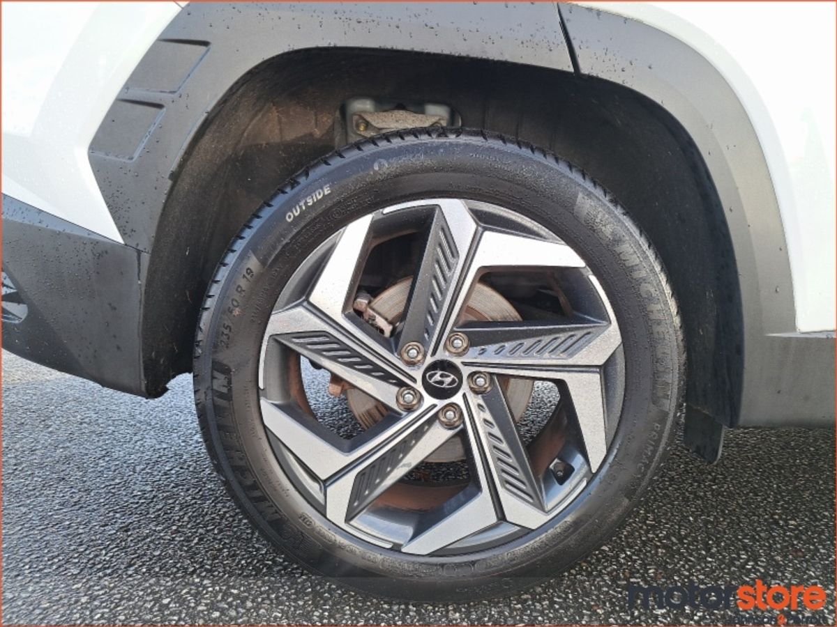 Hyundai Tucson Executive Plus PHEV **TINY MILEAGE / IN LIKE NEW CONDITION**