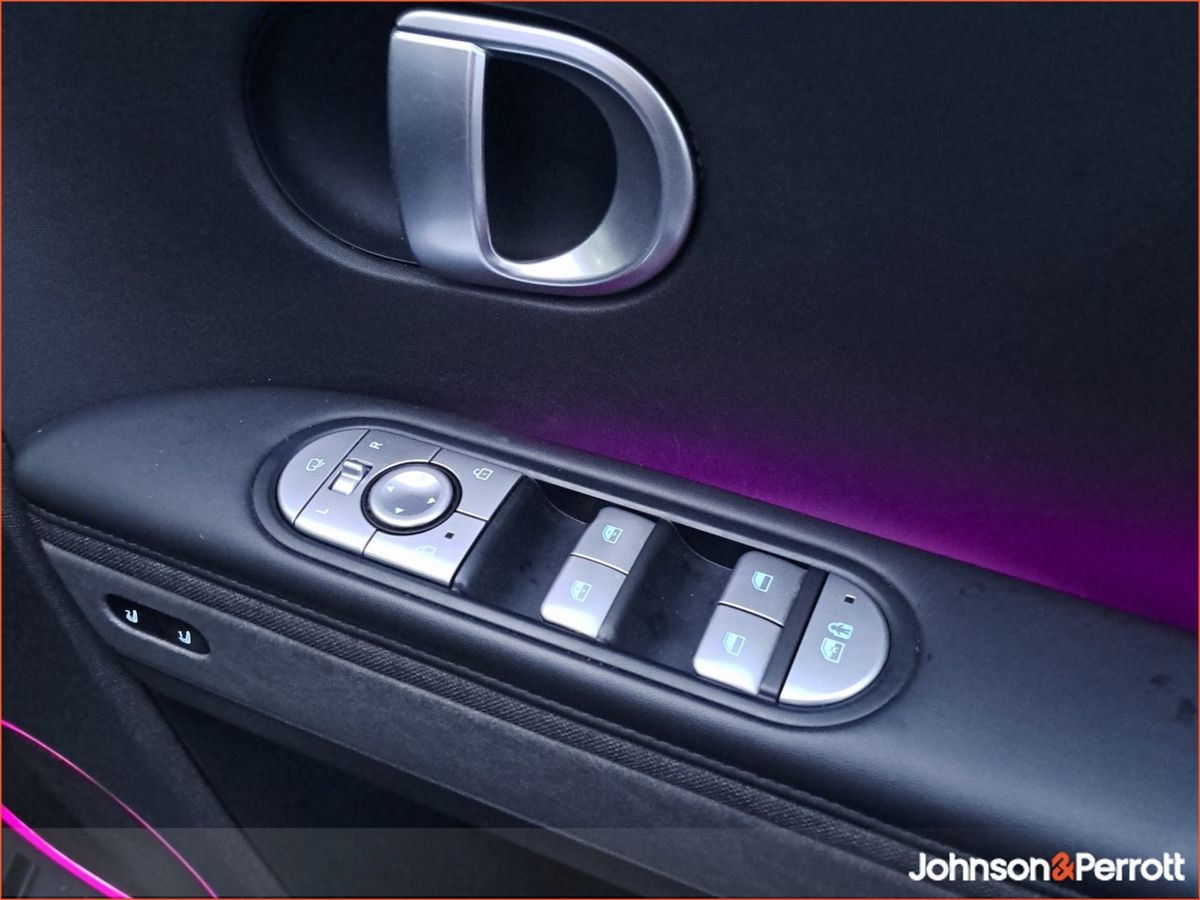 Hyundai IONIQ 5 ONE LADY OWNER! 77kW Platinum