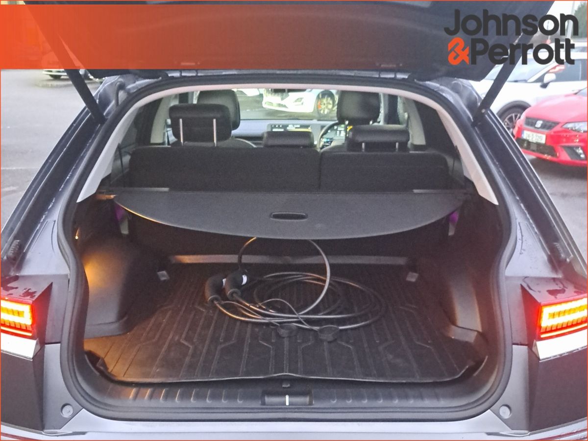 Hyundai IONIQ 5 ONE LADY OWNER! 77kW Platinum