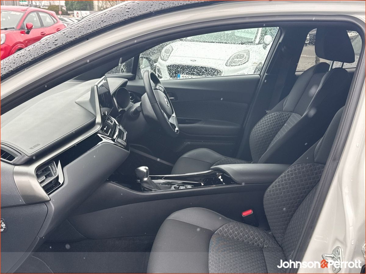 Toyota C-HR 1.8 HYBRID SPORT