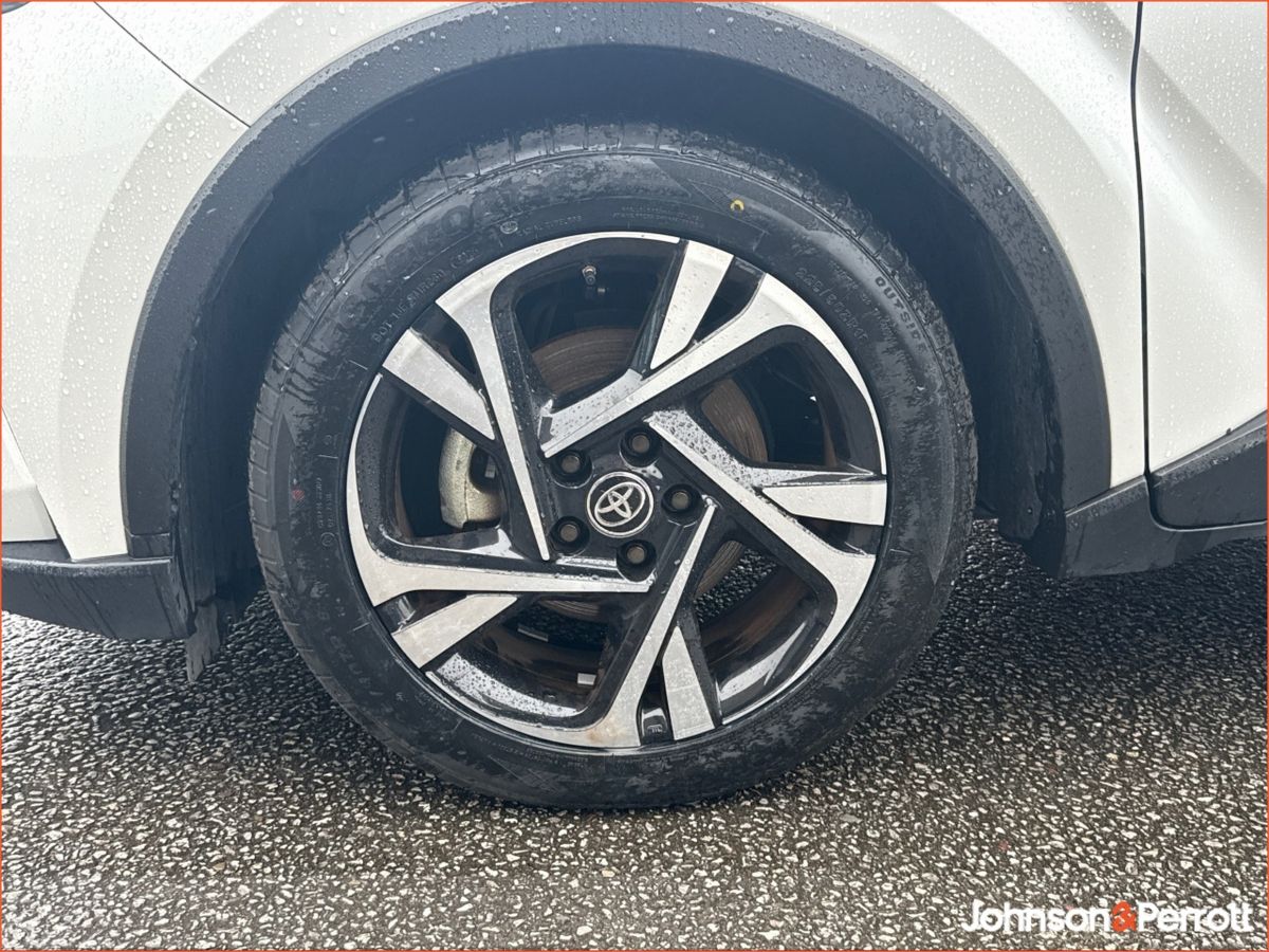 Toyota C-HR 1.8 HYBRID SPORT