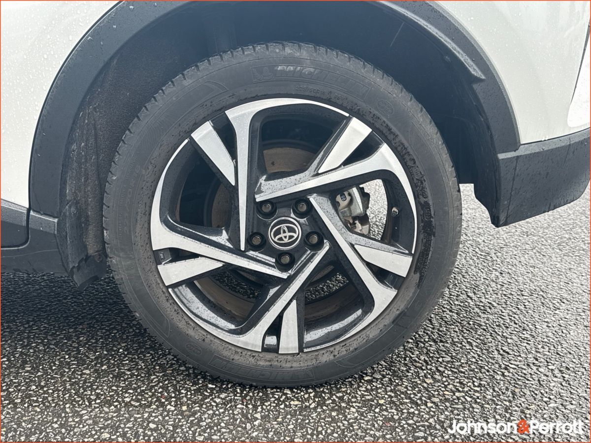 Toyota C-HR 1.8 HYBRID SPORT