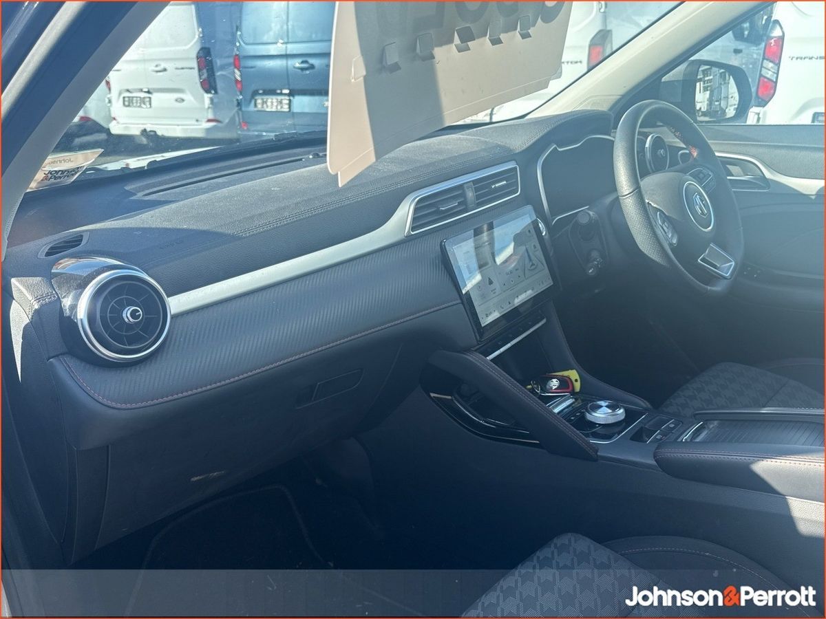 MG ZS Auto Excite **TINY MILEAGE. / HUGE WARRANTY**