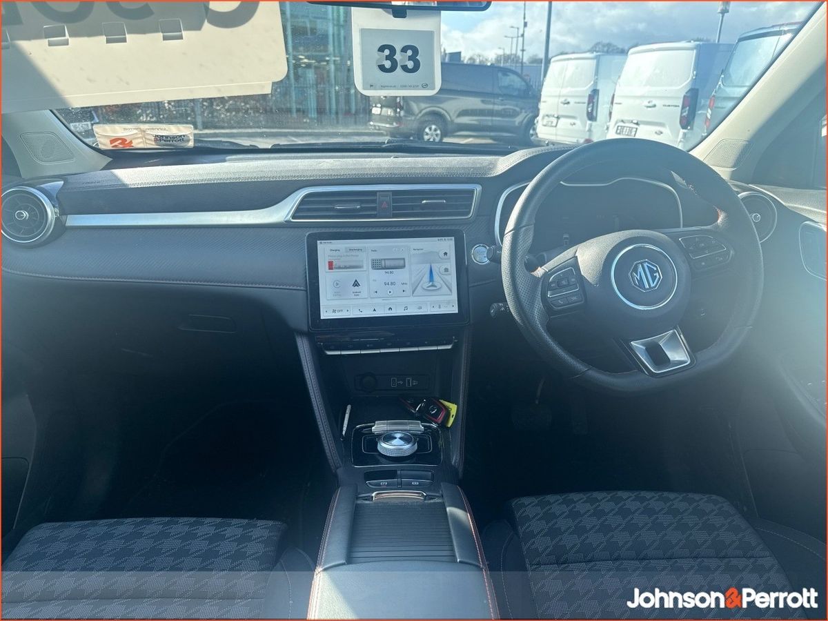 MG ZS Auto Excite **TINY MILEAGE. / HUGE WARRANTY**