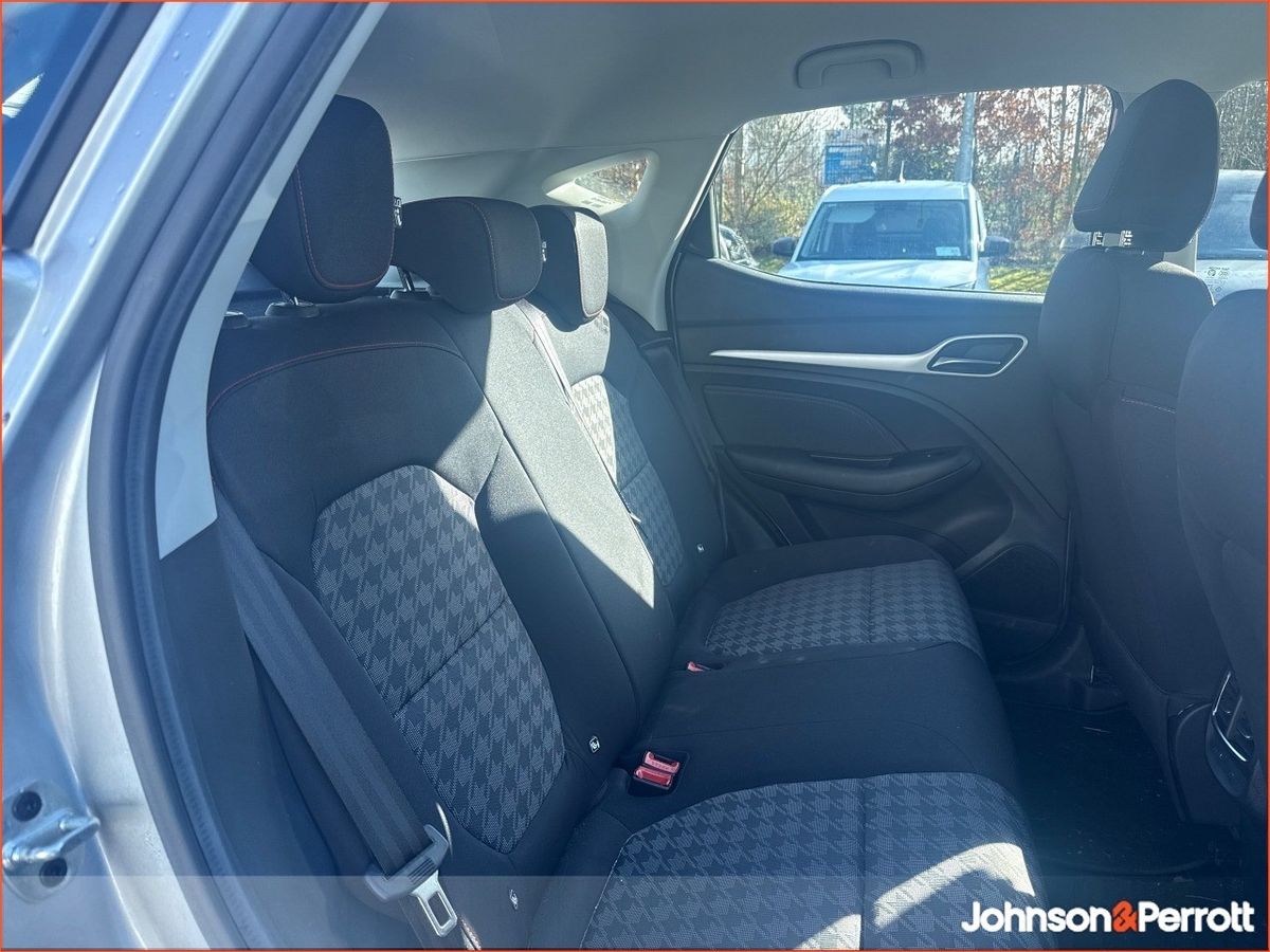 MG ZS Auto Excite **TINY MILEAGE. / HUGE WARRANTY**