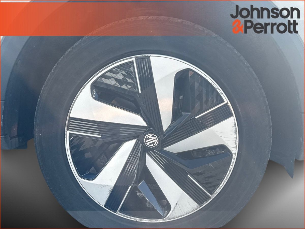 MG ZS Auto Excite **TINY MILEAGE. / HUGE WARRANTY**