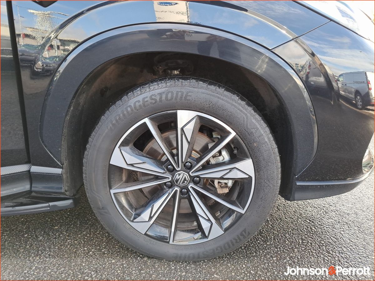 MG HS EXCLUSIVE TOP SPEC 