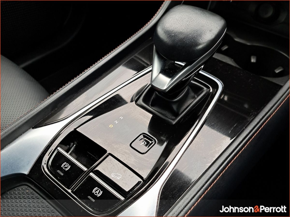 MG HS EXCLUSIVE TOP SPEC 