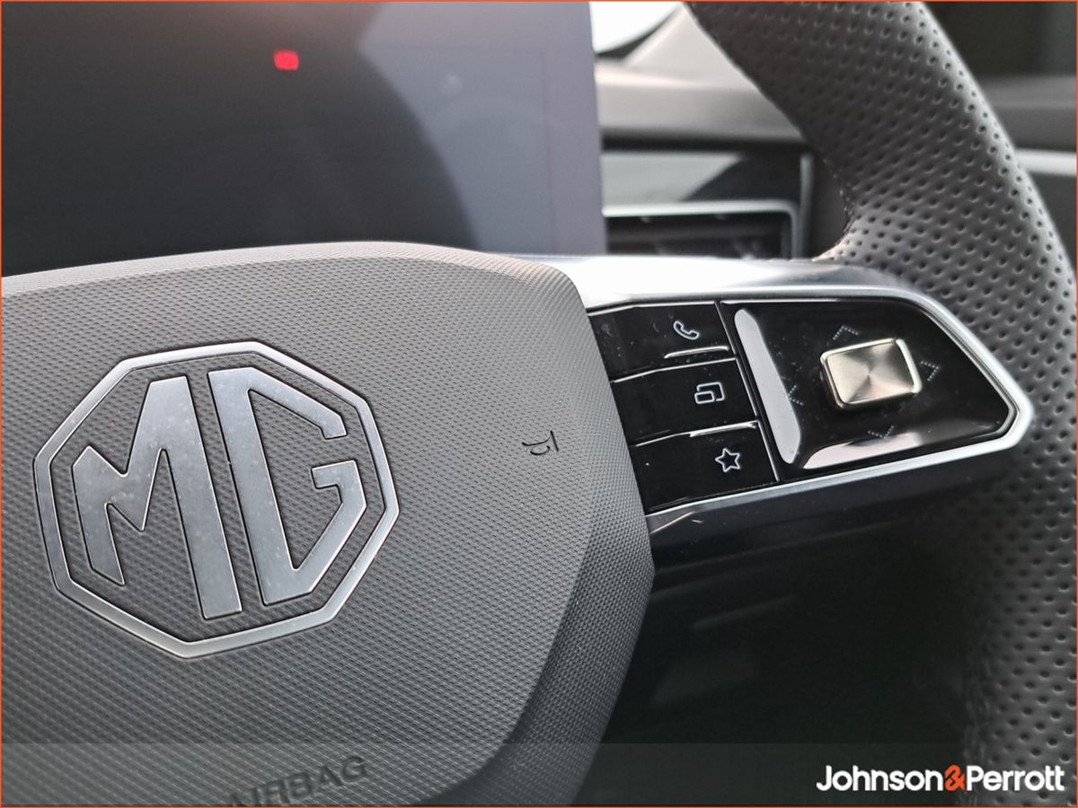 MG HS EXCLUSIVE TOP SPEC 