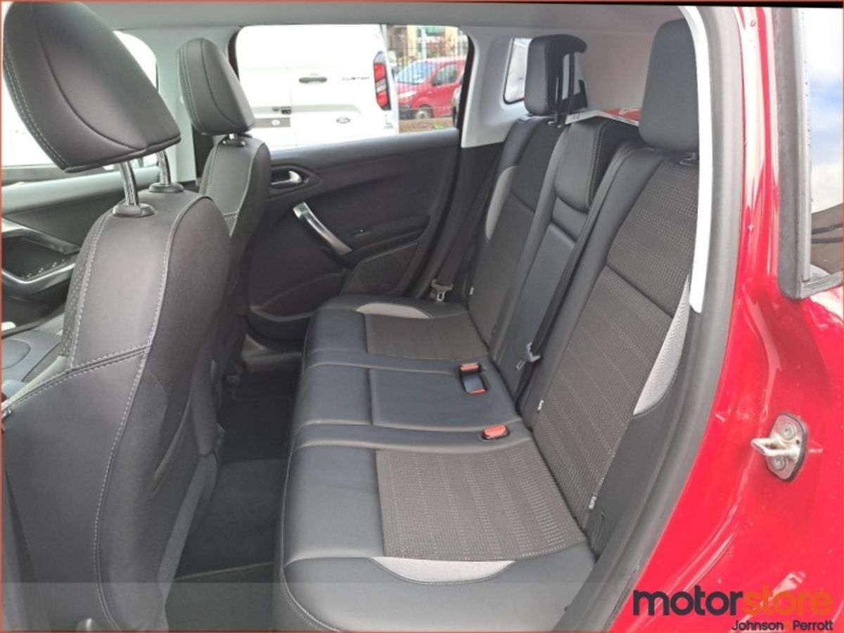 Peugeot 2008 1.2 PureTech 110 Auto Allure