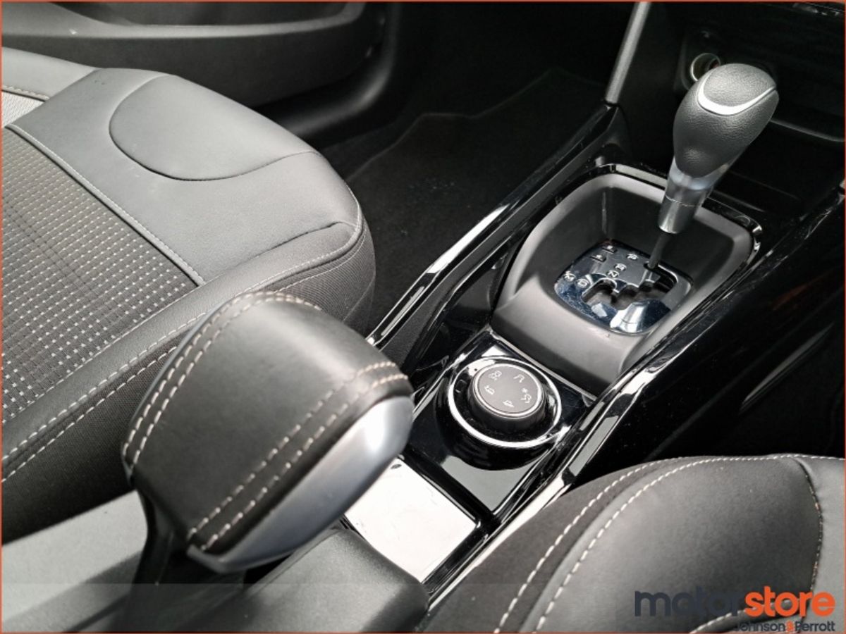 Peugeot 2008 1.2 PureTech 110 Auto Allure