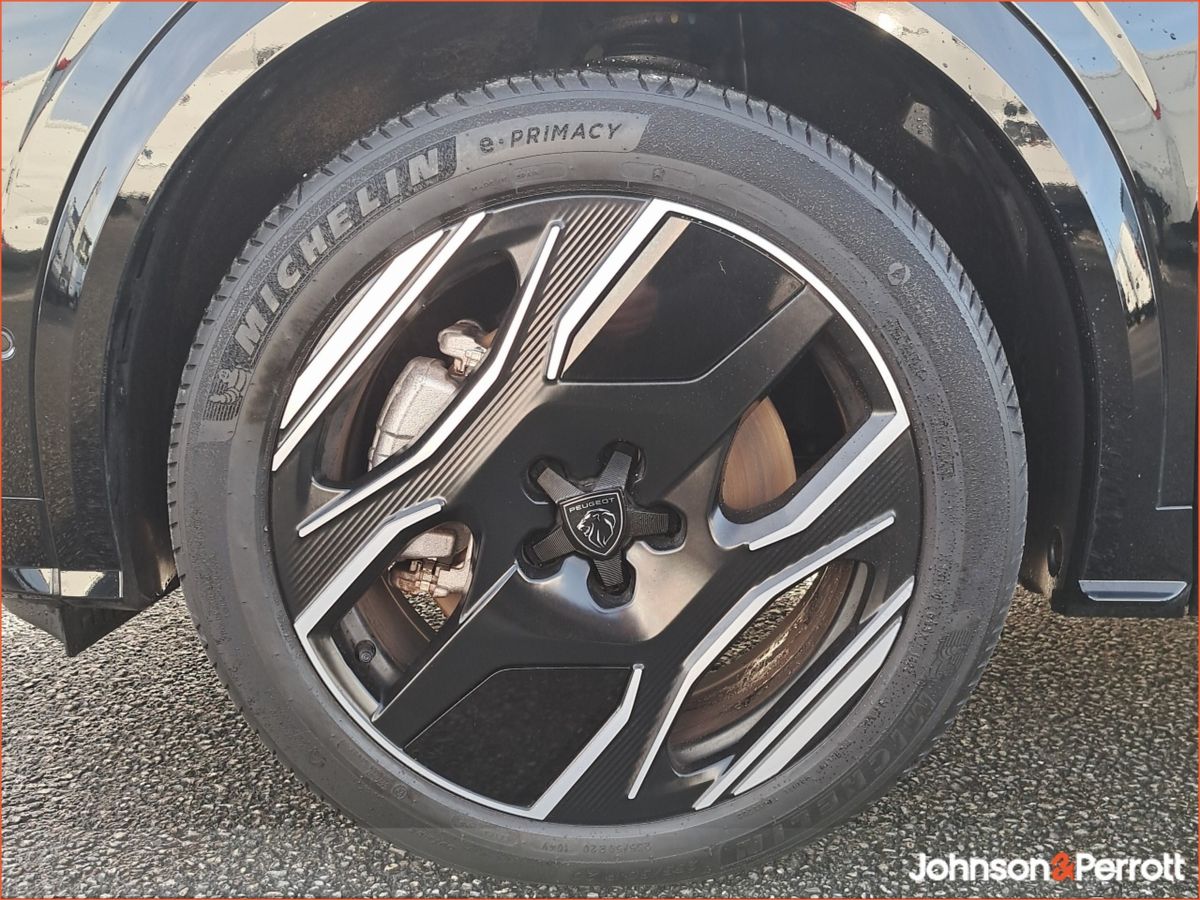 Peugeot 3008 2025 GT EV 73KWH - LIKE NEW !