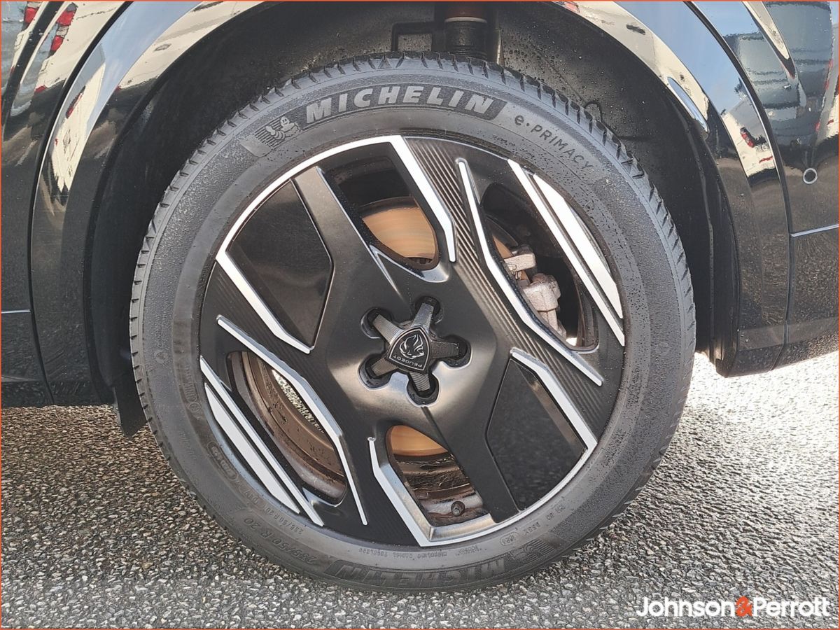 Peugeot 3008 2025 GT EV 73KWH - LIKE NEW !