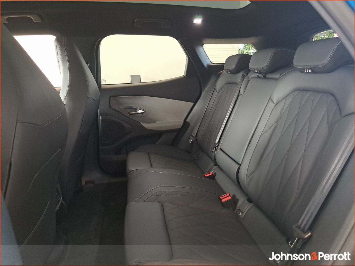 Ford Explorer Premium 77kWh Extended Range