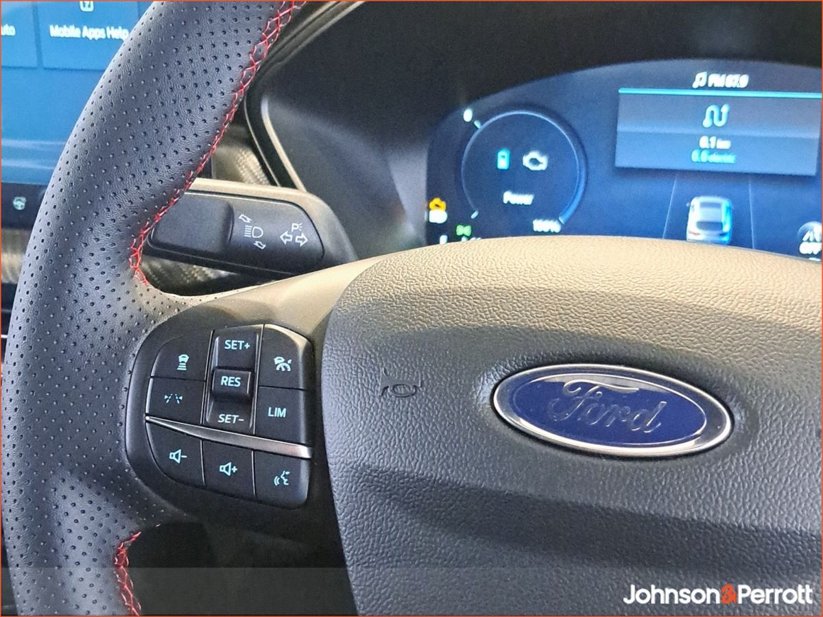 Ford Kuga 2.5 Duratec 243PS Plug-In Hybrid CVT Automatic