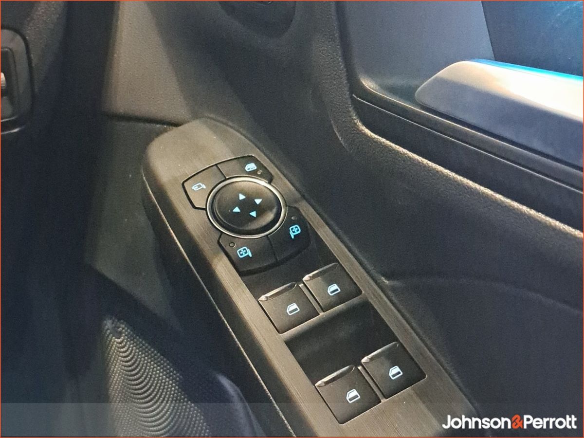 Ford Kuga 2.5 Duratec 243PS Plug-In Hybrid CVT Automatic