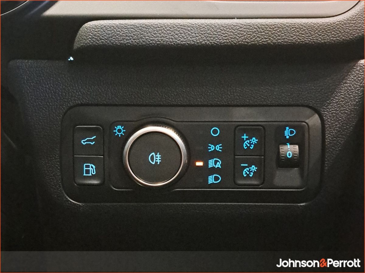 Ford Kuga 2.5 Duratec 243PS Plug-In Hybrid CVT Automatic