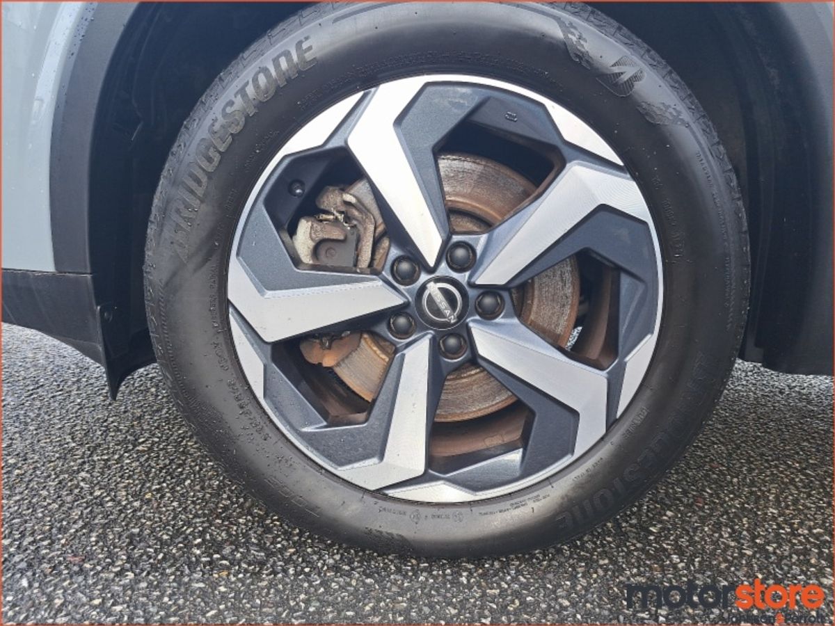 Nissan Qashqai ONE LADY OWENER! ePOWER SV PREMIUM