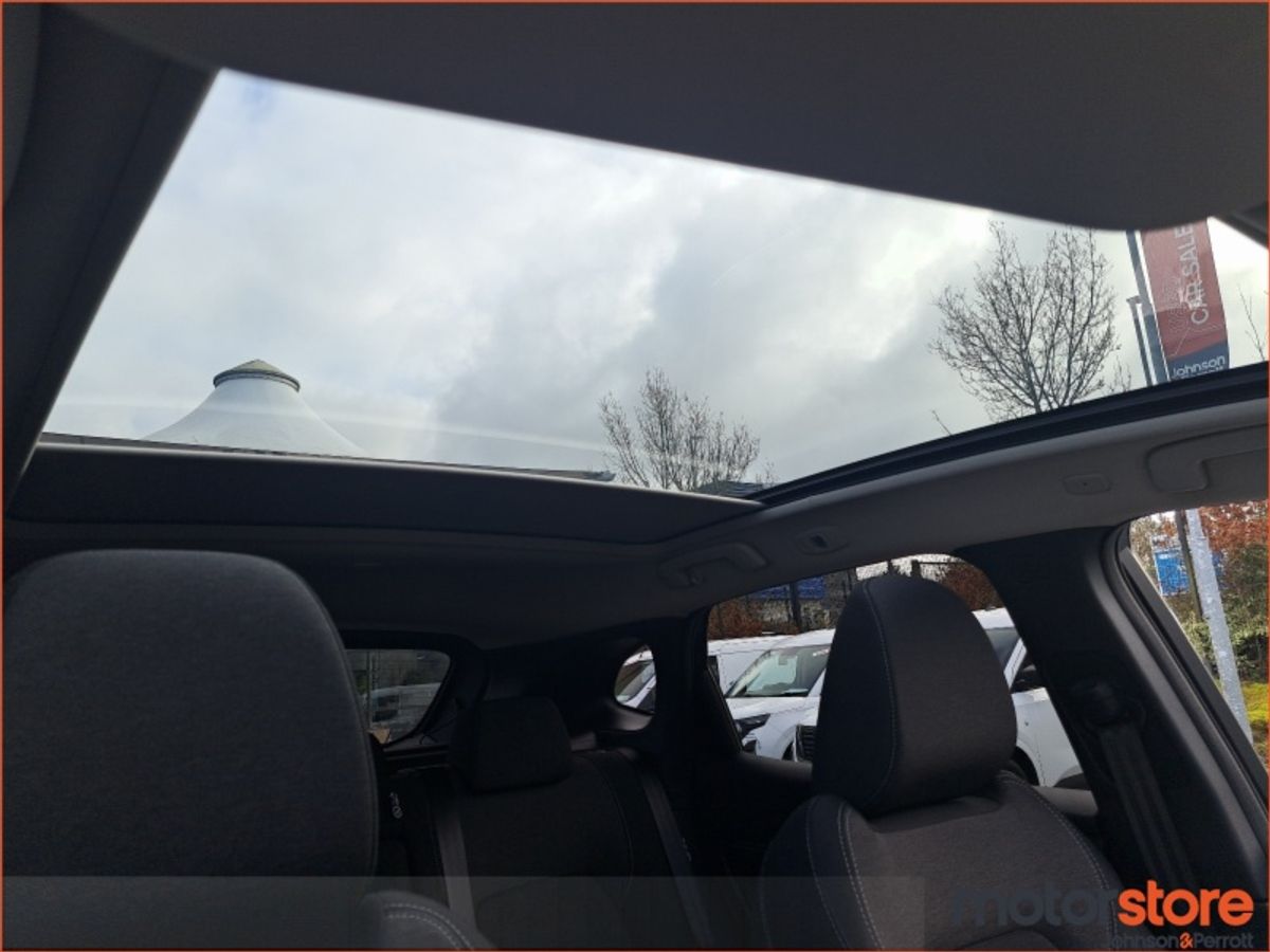 Nissan Qashqai ONE LADY OWENER! ePOWER SV PREMIUM