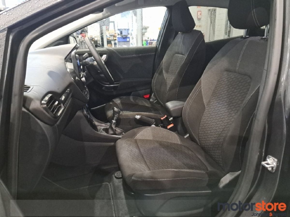 Ford Puma Titanium 1.0 Petrol I TINY MILEAGE!!
