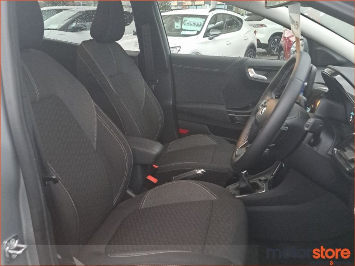 Ford Puma TINY MILEAGE! 1.0L EcoBoost Hybrid 125PS Titanium 