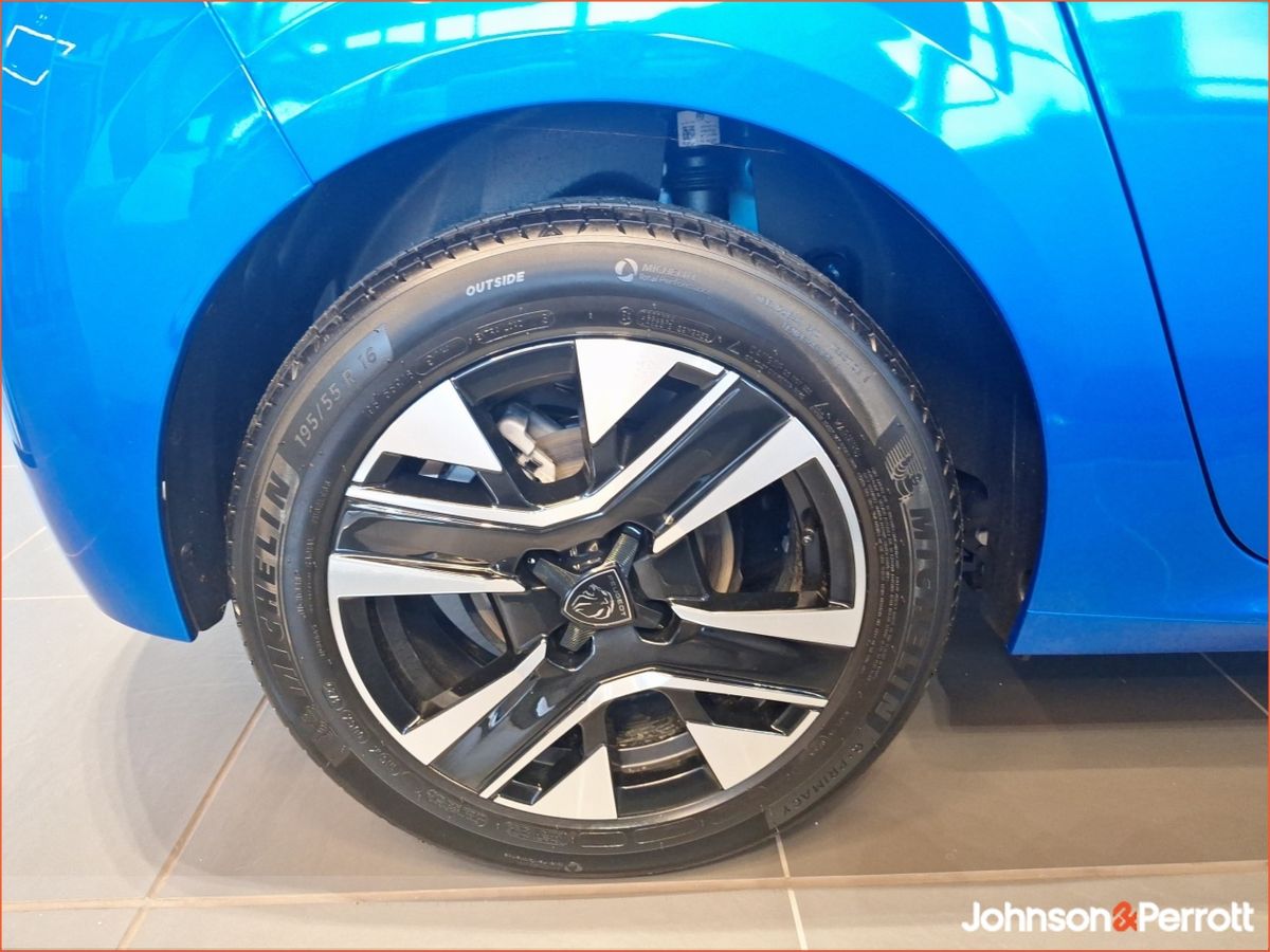 Peugeot 208 **ORDER YOUR NEW PEUGEOT 208 HYBRID 110BHP e-DCS6 Allure TODAY**