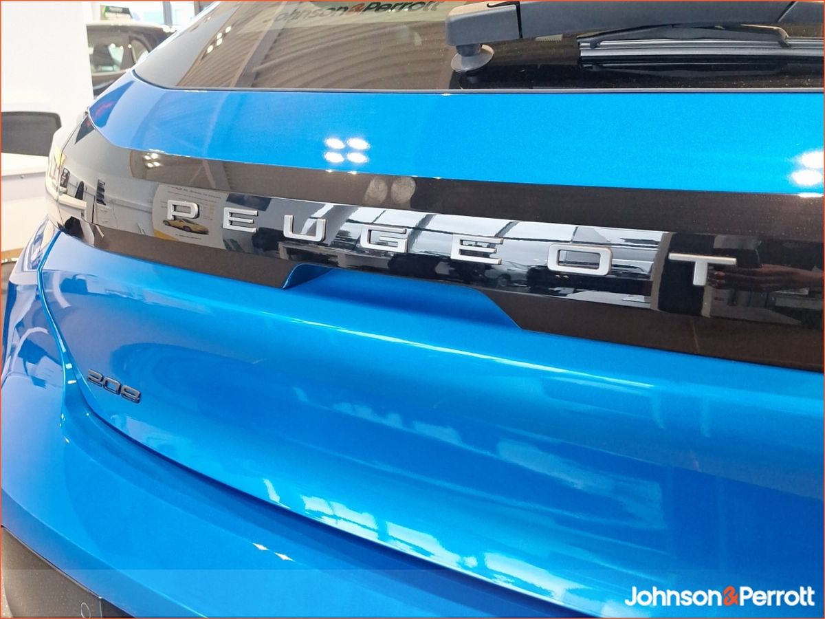 Peugeot 208 **ORDER YOUR NEW PEUGEOT 208 HYBRID 110BHP e-DCS6 Allure TODAY**