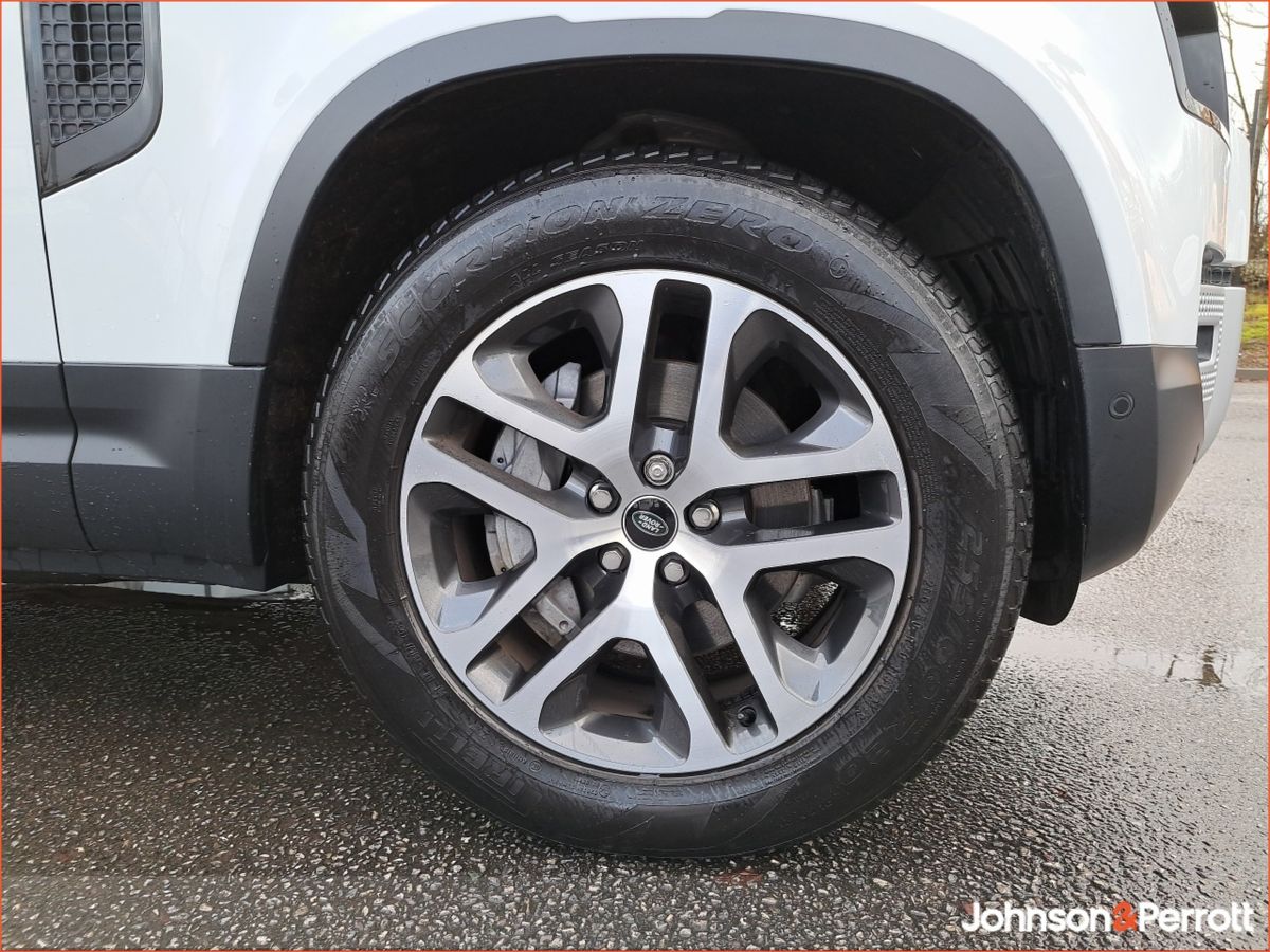 Land Rover Defender  110 PHEV 300  As New 