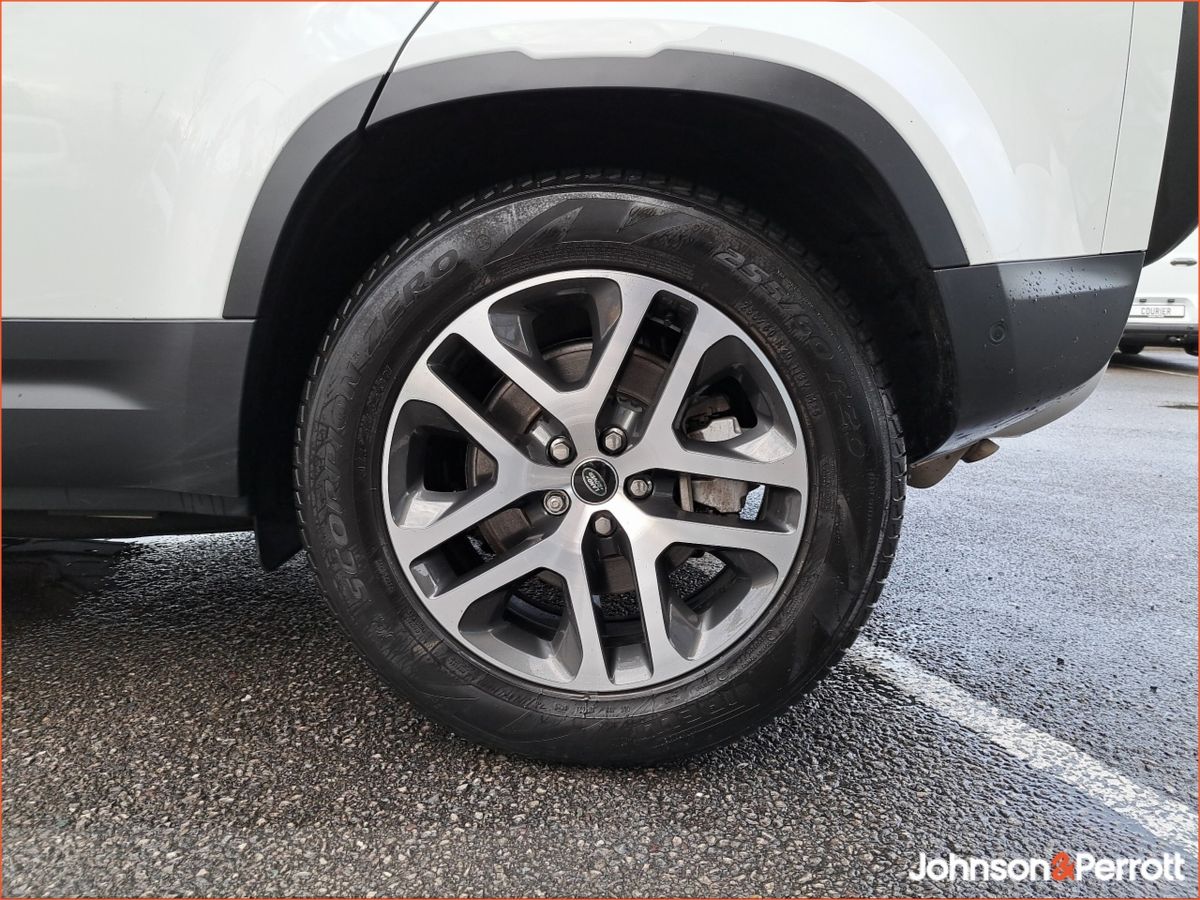 Land Rover Defender  110 PHEV 300  As New 