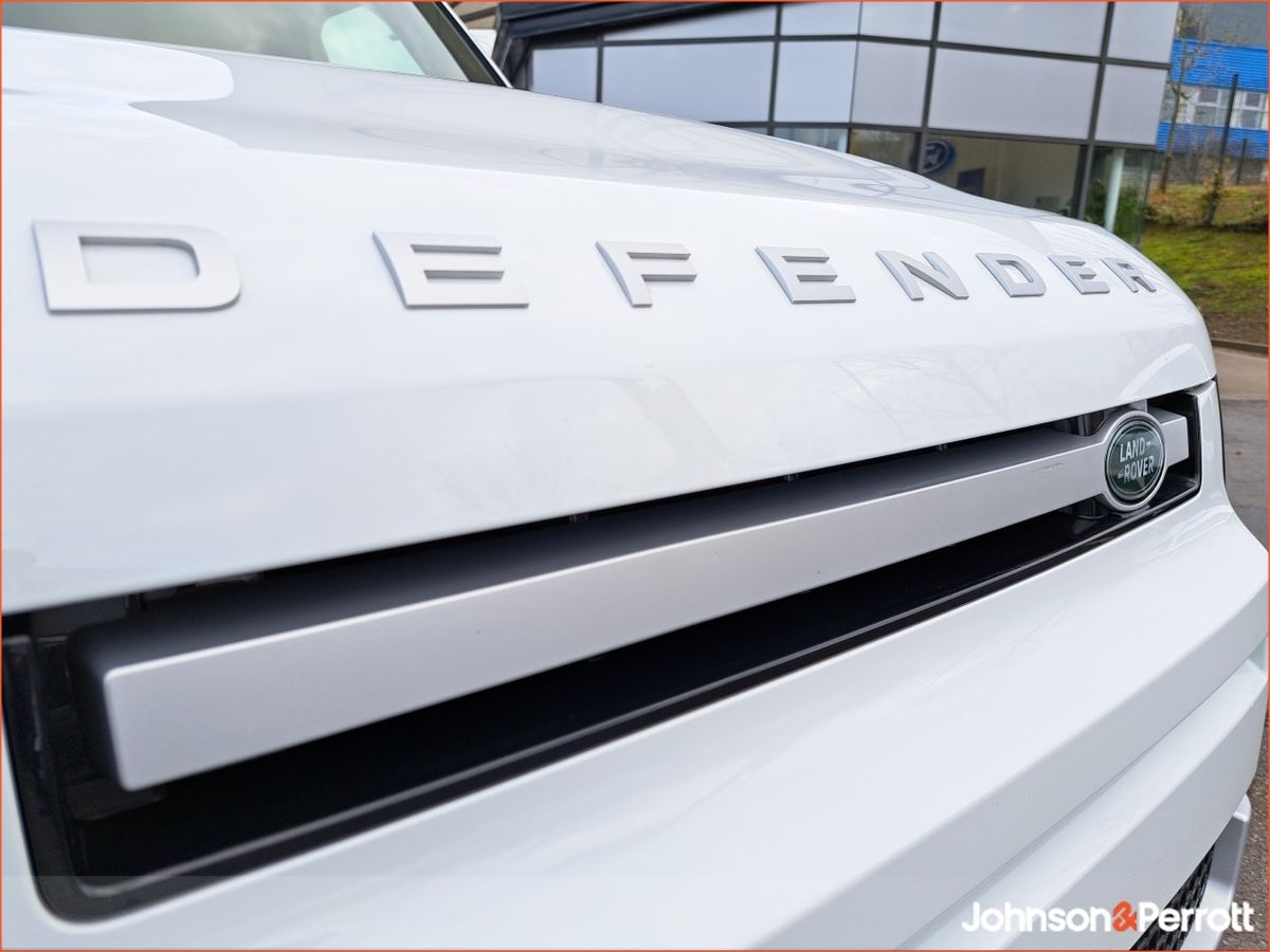 Land Rover Defender  110 PHEV 300  As New 