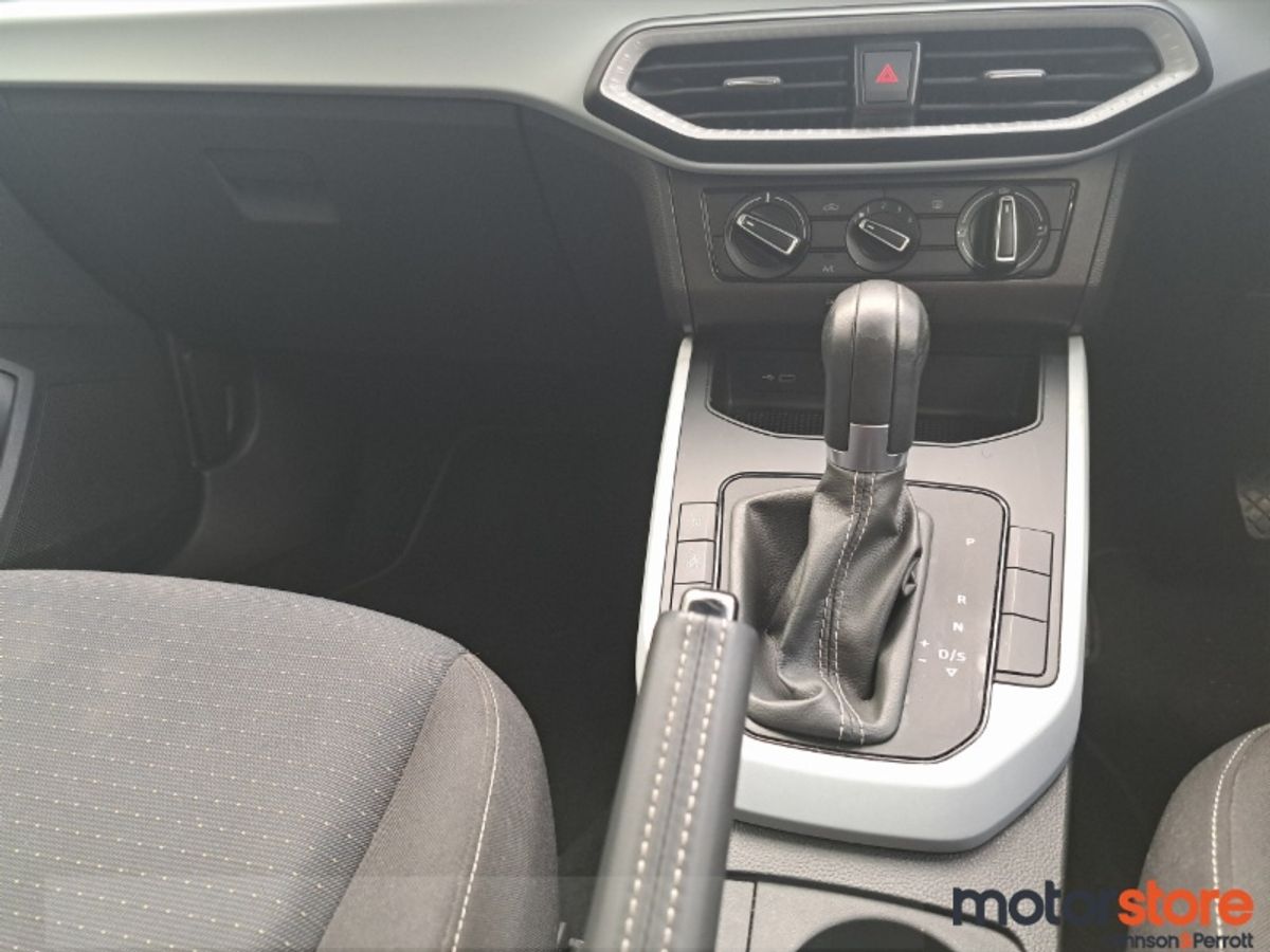 SEAT Arona 1.0 SE + Petrol Automatic I LOW MILEAGE