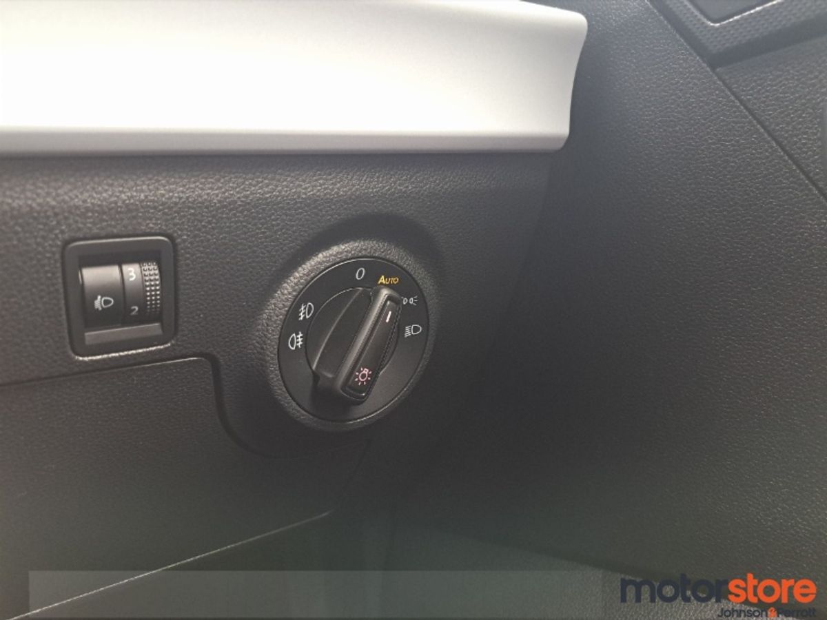 SEAT Arona 1.0 SE + Petrol Automatic I LOW MILEAGE