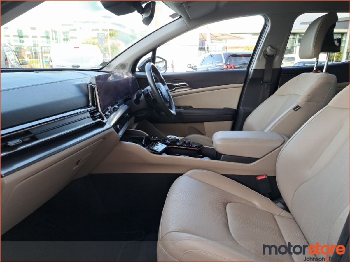 Kia Sportage 1.6 PHEV | TOP SPEC | ONE LADY OWNER