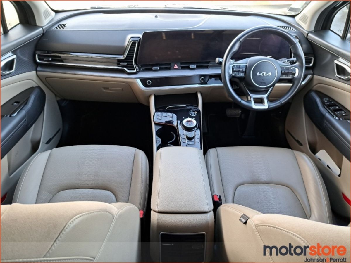 Kia Sportage 1.6 PHEV | TOP SPEC | ONE LADY OWNER