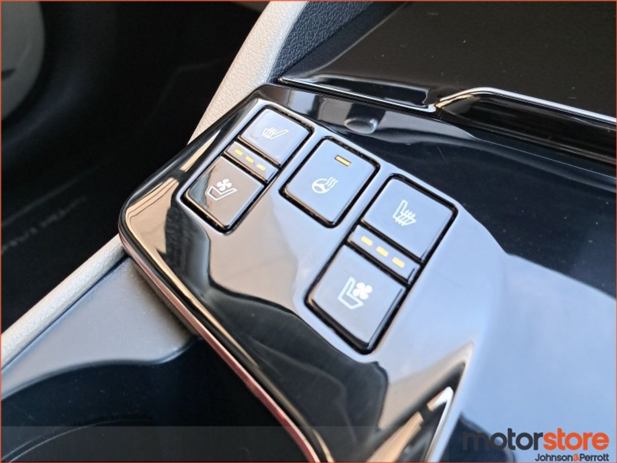 Kia Sportage 1.6 PHEV | TOP SPEC | ONE LADY OWNER