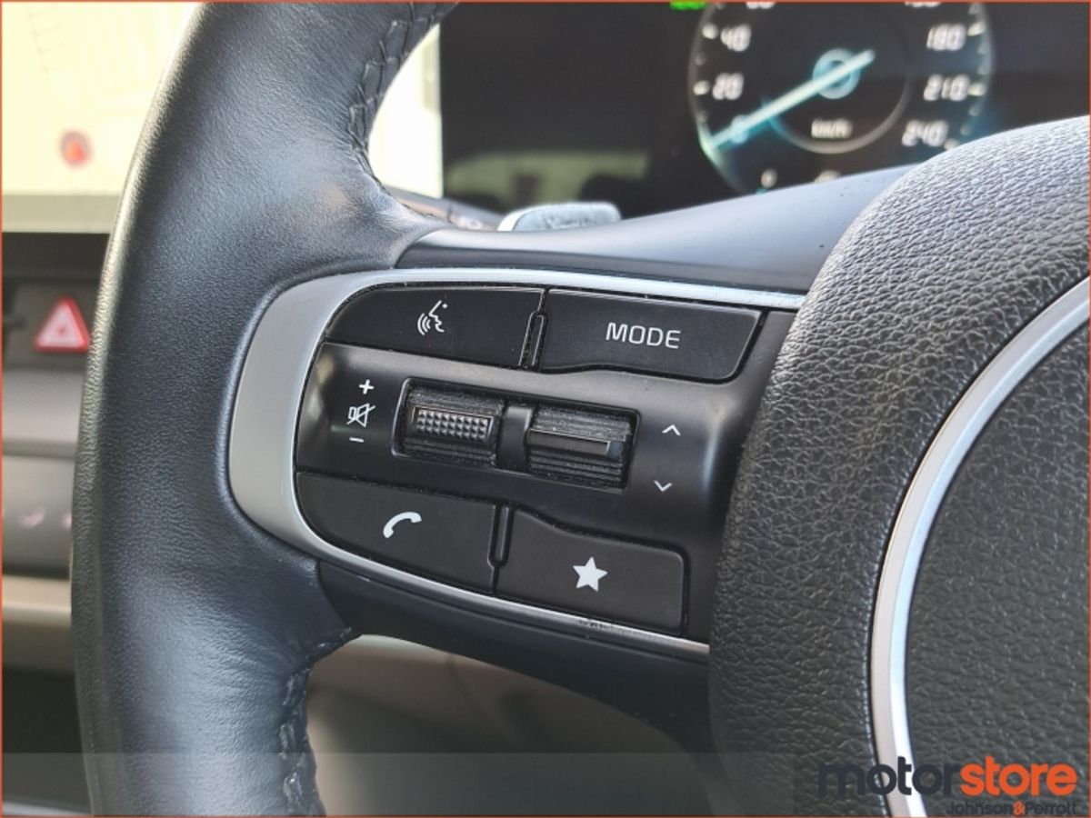 Kia Sportage 1.6 PHEV | TOP SPEC | ONE LADY OWNER