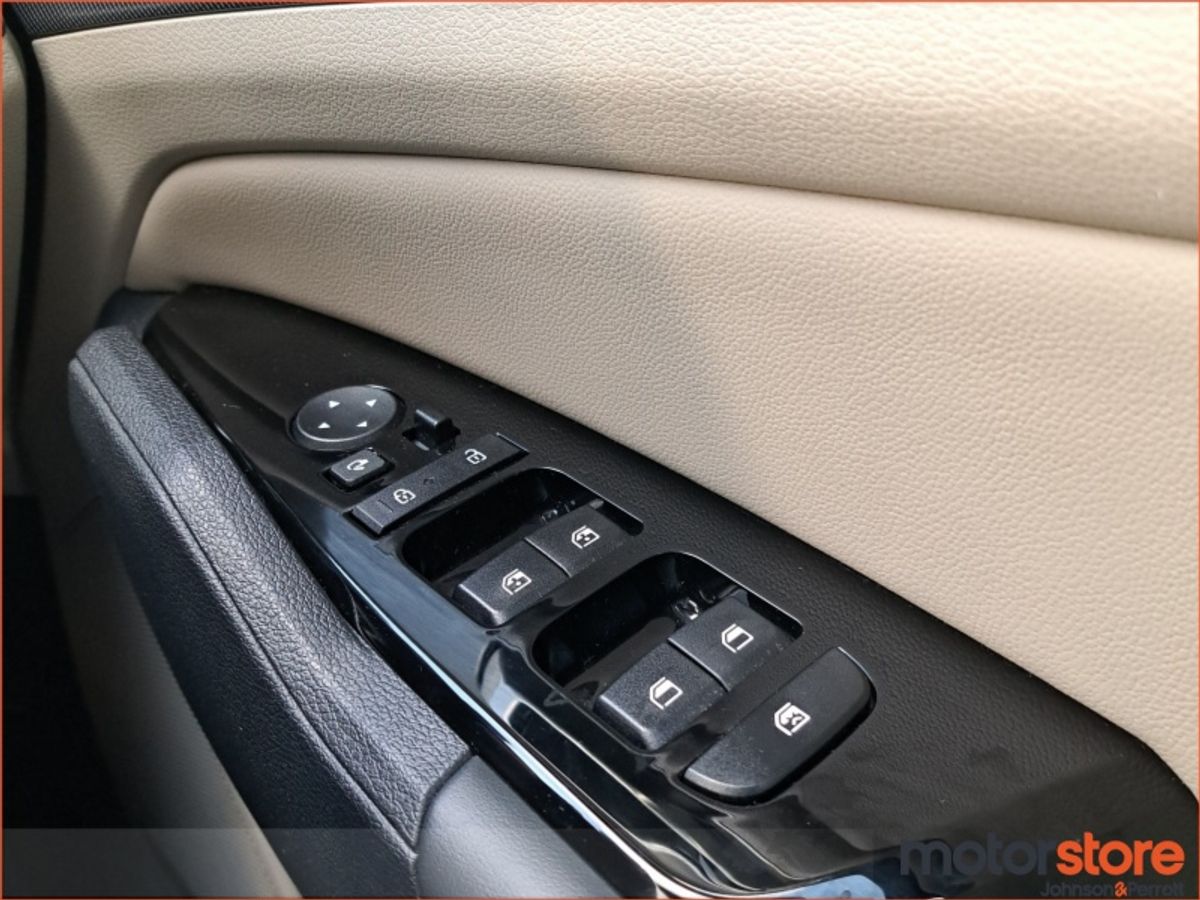 Kia Sportage 1.6 PHEV | TOP SPEC | ONE LADY OWNER