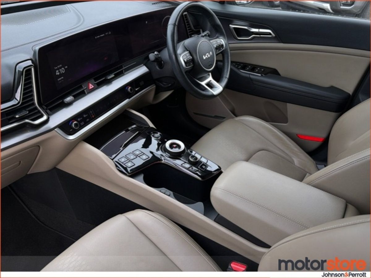 Kia Sportage 1.6 PHEV | TOP SPEC | ONE LADY OWNER