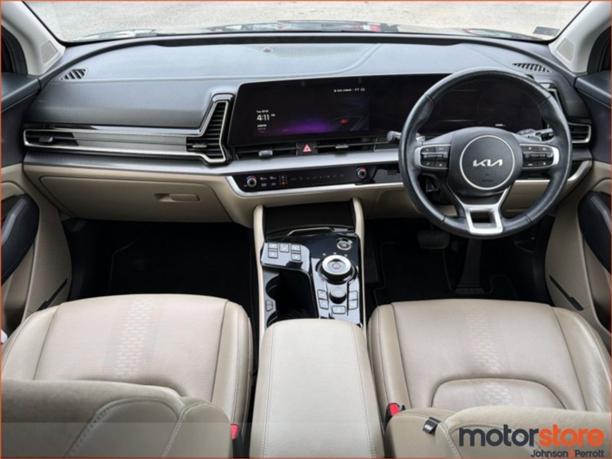 Kia Sportage 1.6 PHEV | TOP SPEC | ONE LADY OWNER