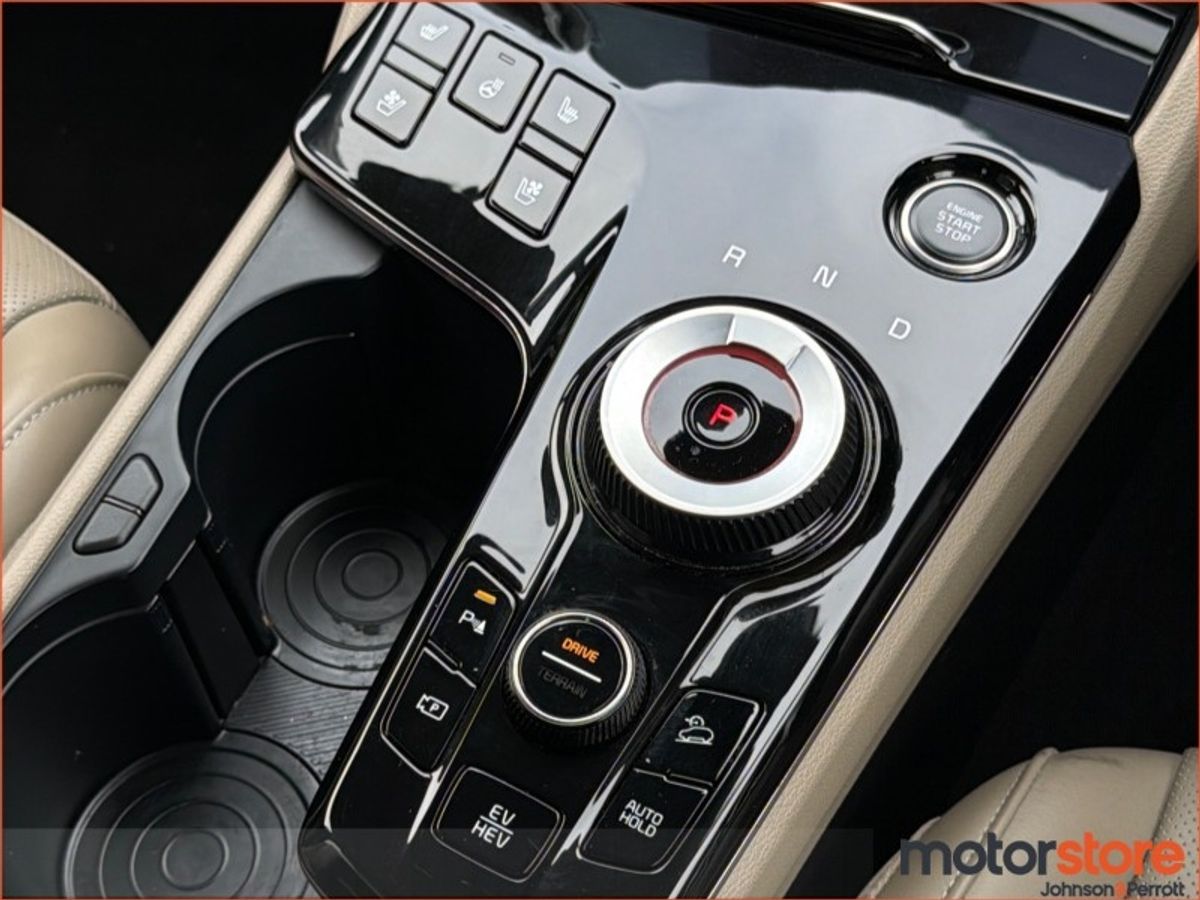 Kia Sportage 1.6 PHEV | TOP SPEC | ONE LADY OWNER