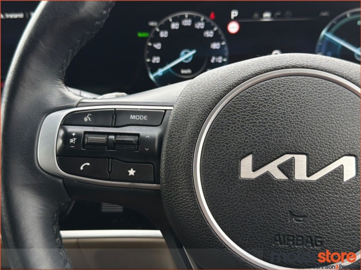 Kia Sportage 1.6 PHEV | TOP SPEC | ONE LADY OWNER