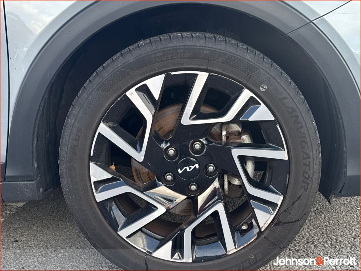 Kia XCeed 1.6 PHEV. TINY MILEAGE!