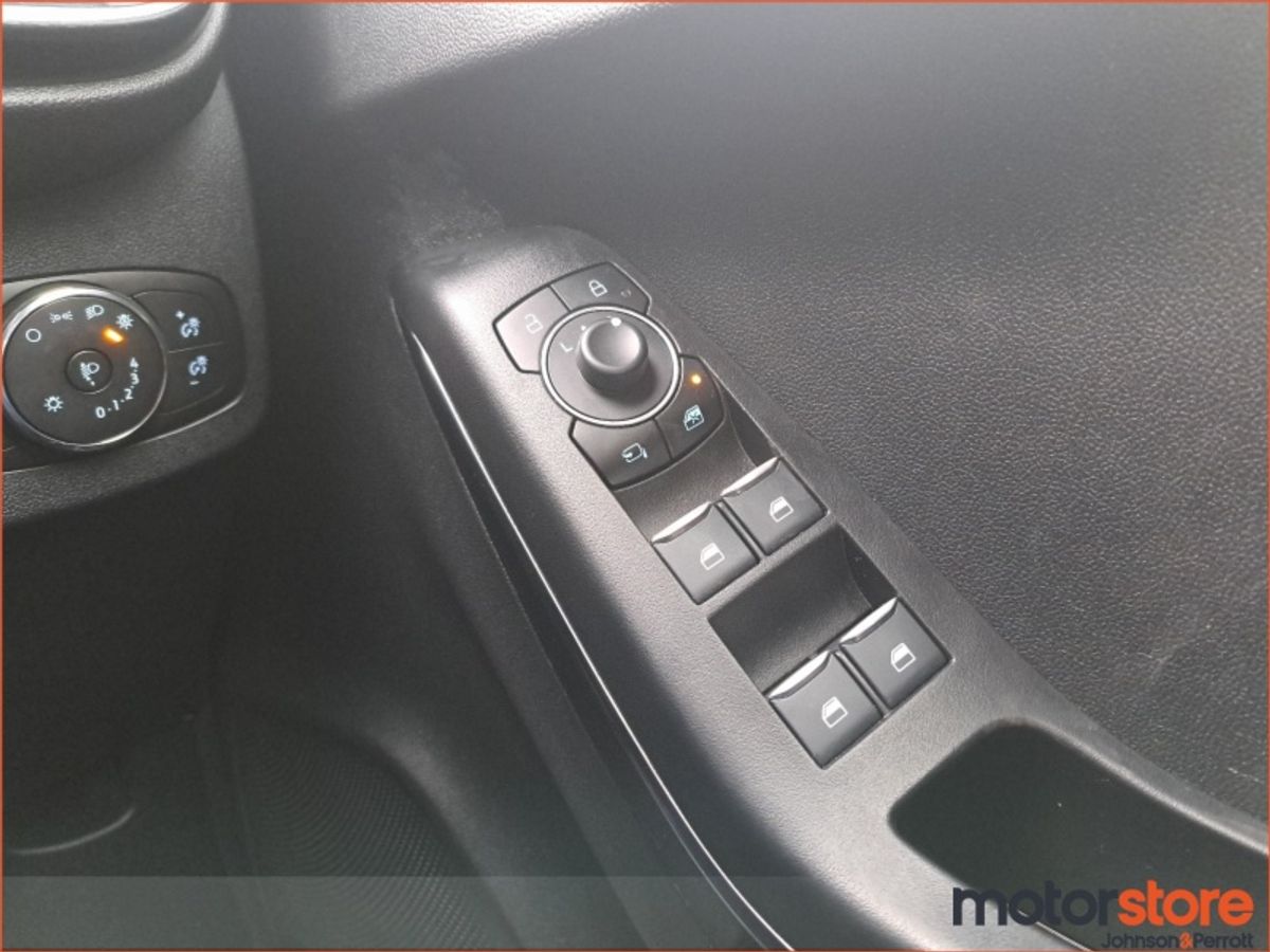 Ford Puma 1.0L EcoBoost Hybrid 155PS Titanium