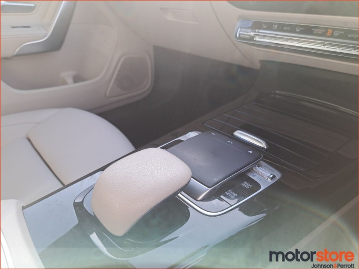 Mercedes-Benz CLA CLA 180 LIKE NEW CONDITION