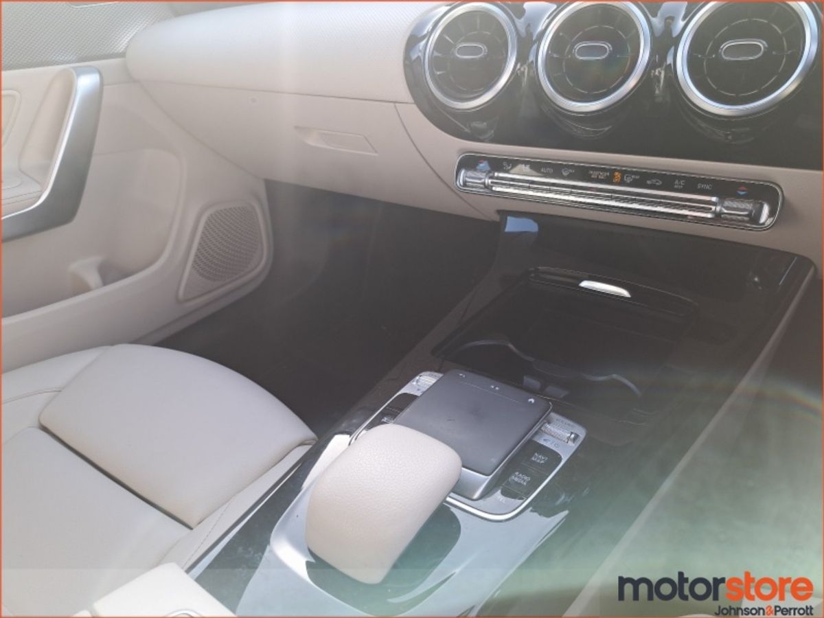 Mercedes-Benz CLA CLA 180 LIKE NEW CONDITION